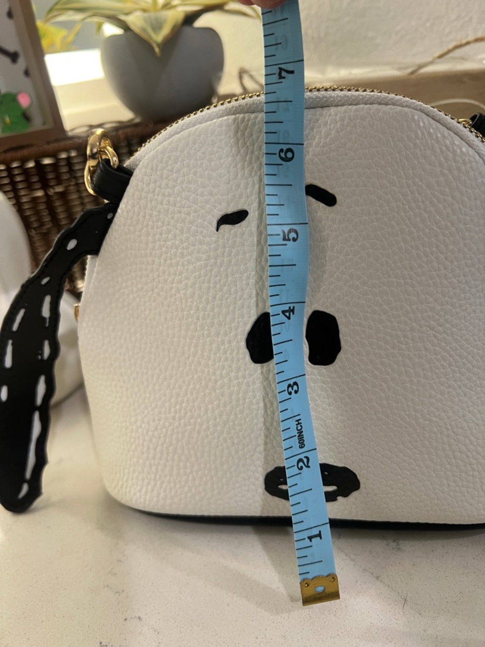 Peanuts White and Black Novelty Snoopy Crossbody Bag - Picture 10 of 13
